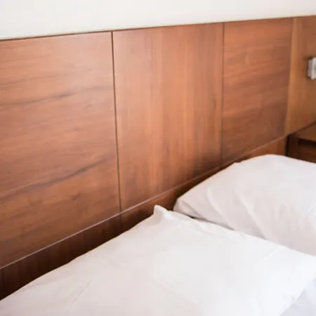 アパートホテル Comfort L'acacia
