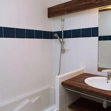 ホテル Comfort L'acacia ルルド