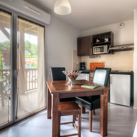 ホテル Comfort L'acacia