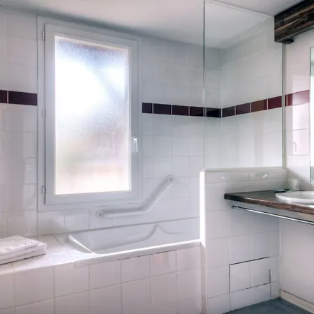 Comfort L'acacia ホテル