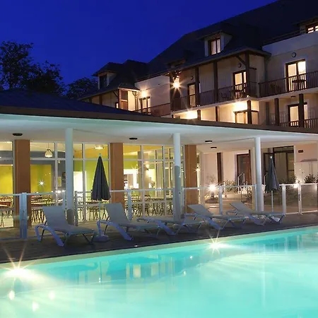 ホテル Comfort L'acacia ルルド